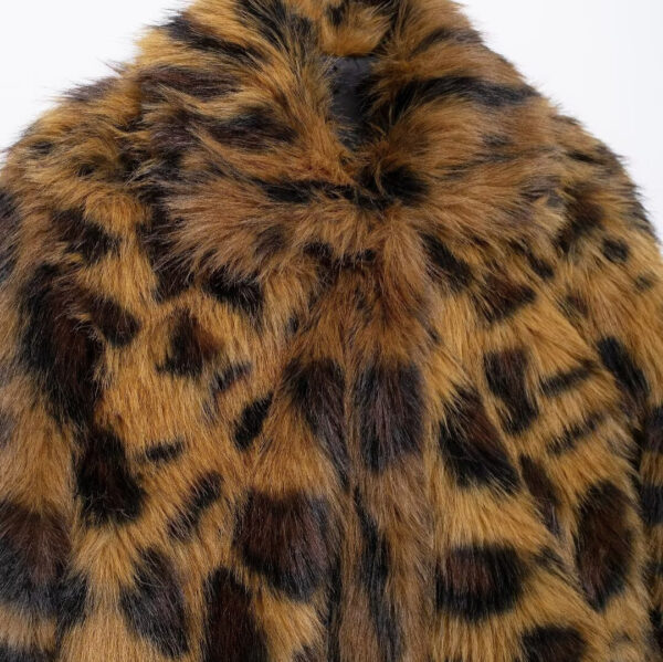 Women's Fashion Animal Pattern Plush Coat - Image 4